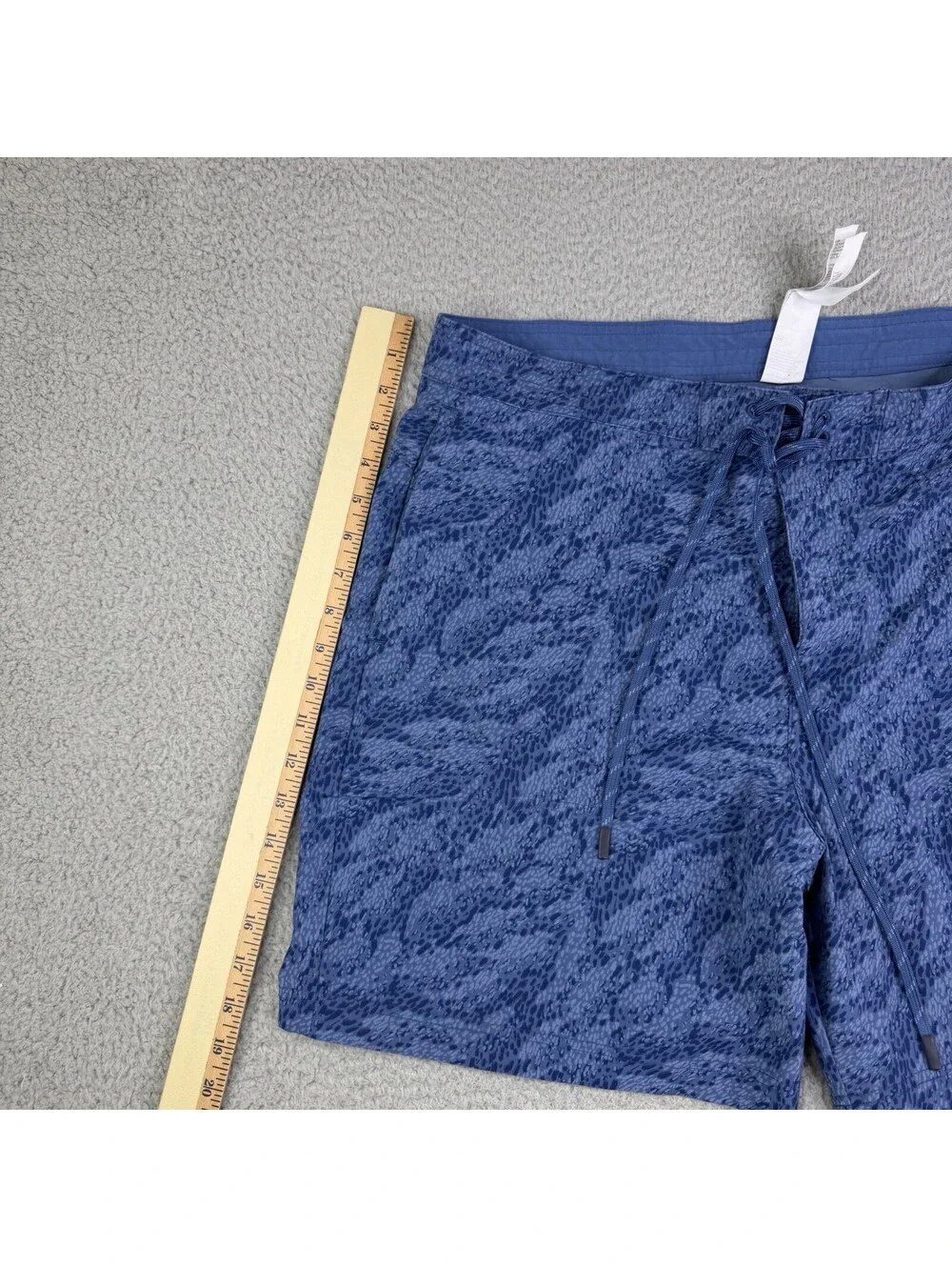 Fabletics Shorts Mens 35 Blue Indigo Swim Trunks Pockets Athletic Beach Light